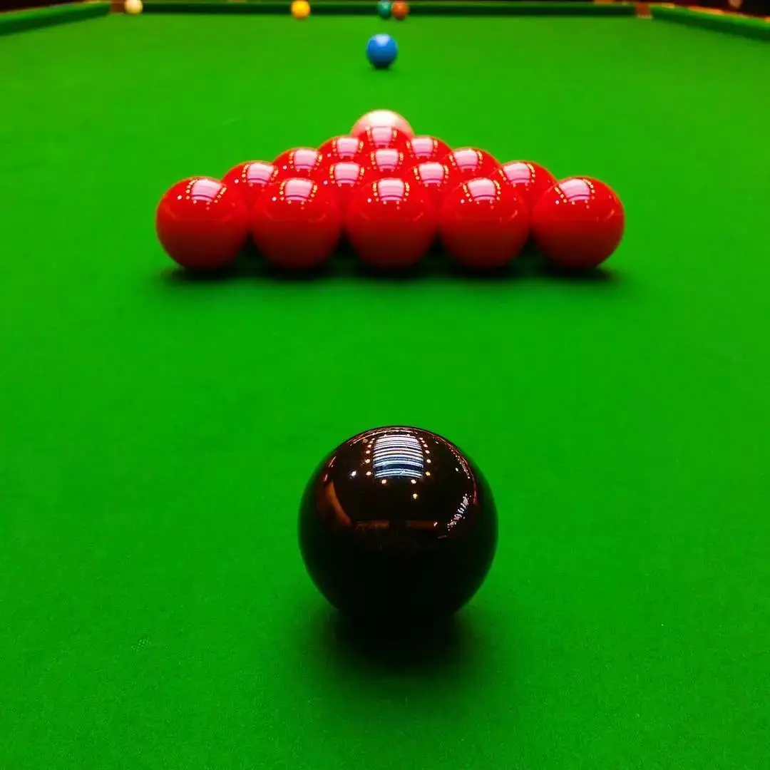 2023斯诺克国际锦标赛：塞尔比VS汤姆·福德巅峰对决，谁能在这场“磨王”之战中笑到最后？